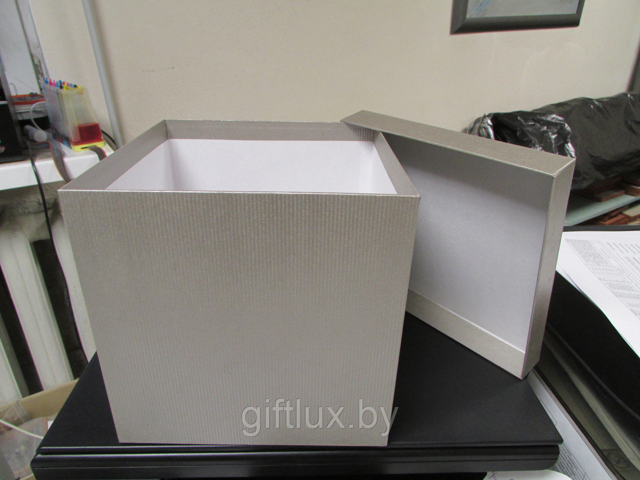 Коробка для цветов Серебро 20*20*20 см  (Imitlin)