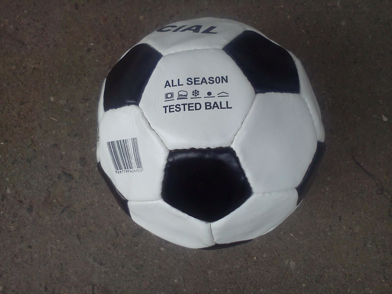 Мяч футбольный кожанный детский № 5 официал - фото 2 - id-p10602577