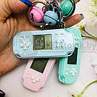 Брелок - тетрис Mini Game Player (с кольцом, карабином и колокольчиком) Нежно-розовый с белыми кнопками, фото 2
