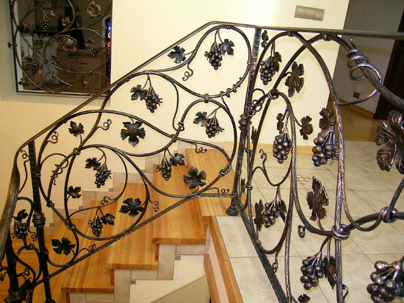 Ограждение для лестницы с кованым виноградом модель 210 - фото 1 - id-p138991299