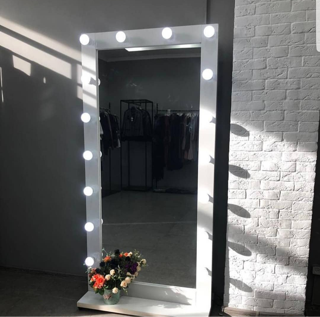 Зеркало ростовое с лампочками - фото 1 - id-p139461152