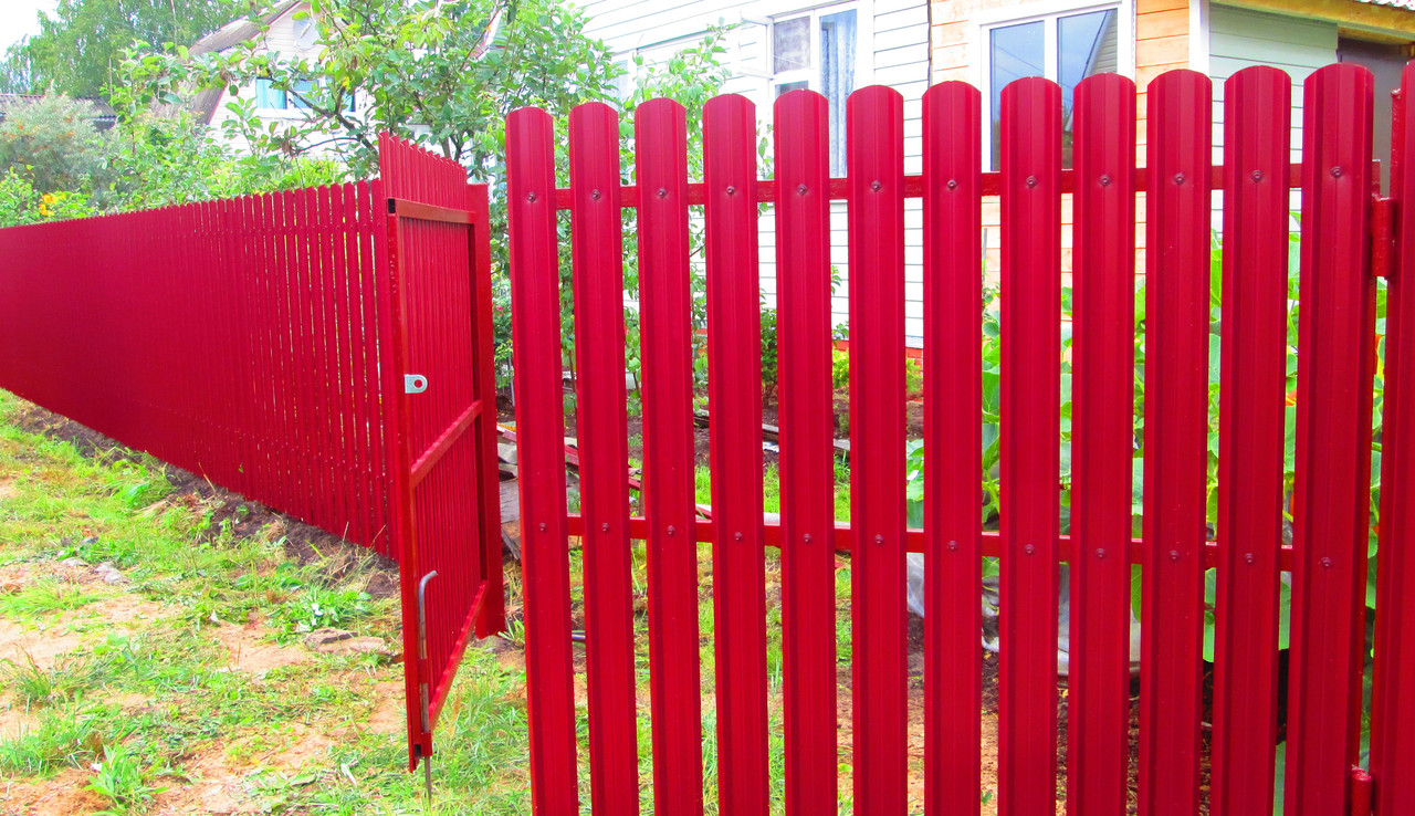 Забор из металлического штакетника (двусторонний штакетник/односторонняя зашивка) высота 1,7м - фото 1 - id-p139528685