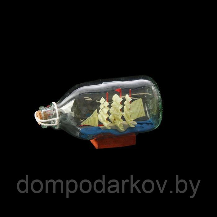 Корабль сувенирный в бутылке с белыми парусами в полоску - фото 1 - id-p139808173