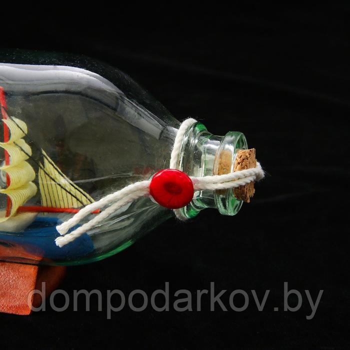 Корабль сувенирный в бутылке с белыми парусами в полоску - фото 3 - id-p139808173