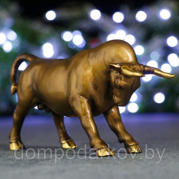 Фигура "Символ года: Атакующий бык" золото, 17х4,5х8см