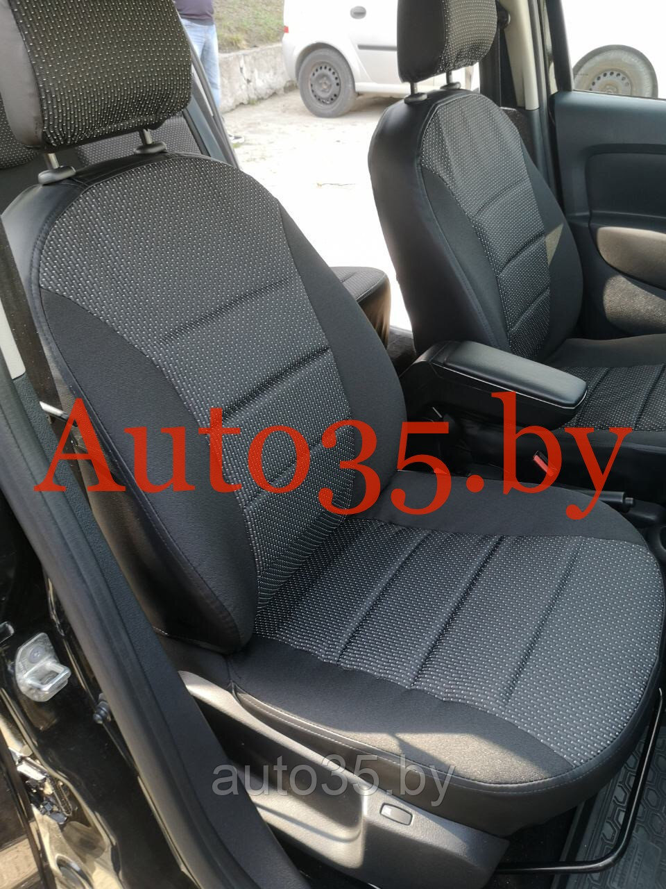 Автомобильные модельные чехлы Renault Sandero Stepway 2014-