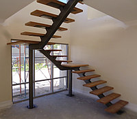 Лестницы на монокосоуре металлические модель 68
