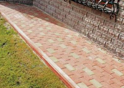 Отмостка дома из тротуарной плитки
