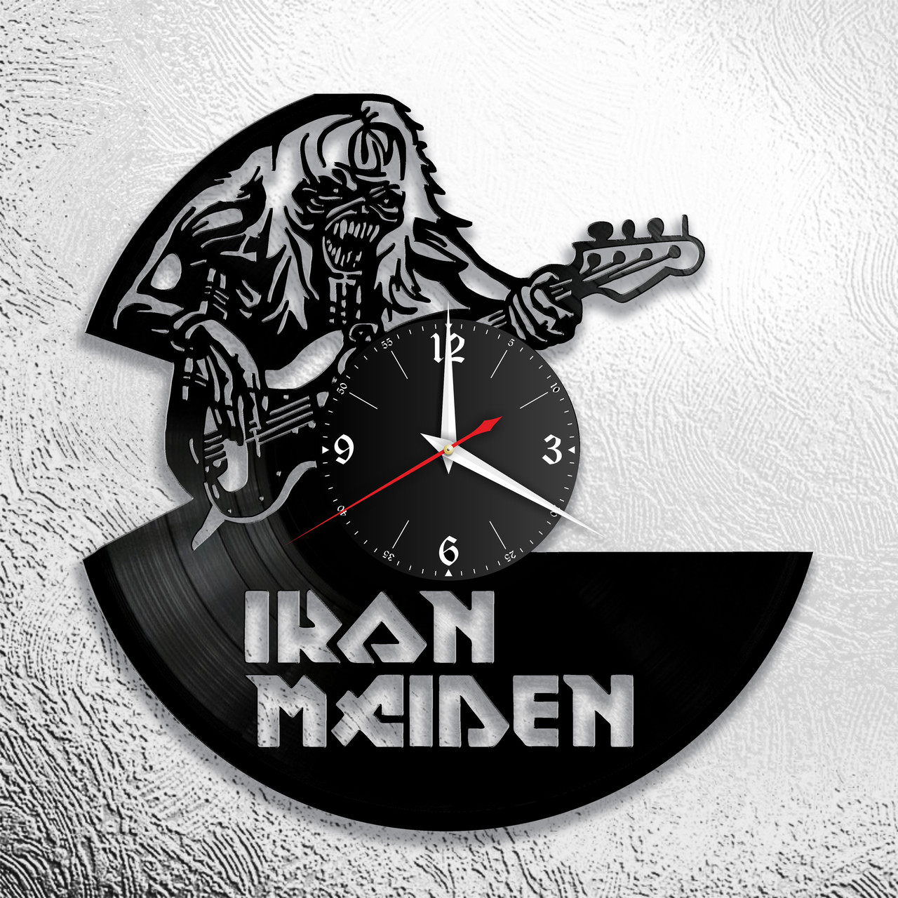 Часы из виниловой пластинки "Iron Maiden" версия 2