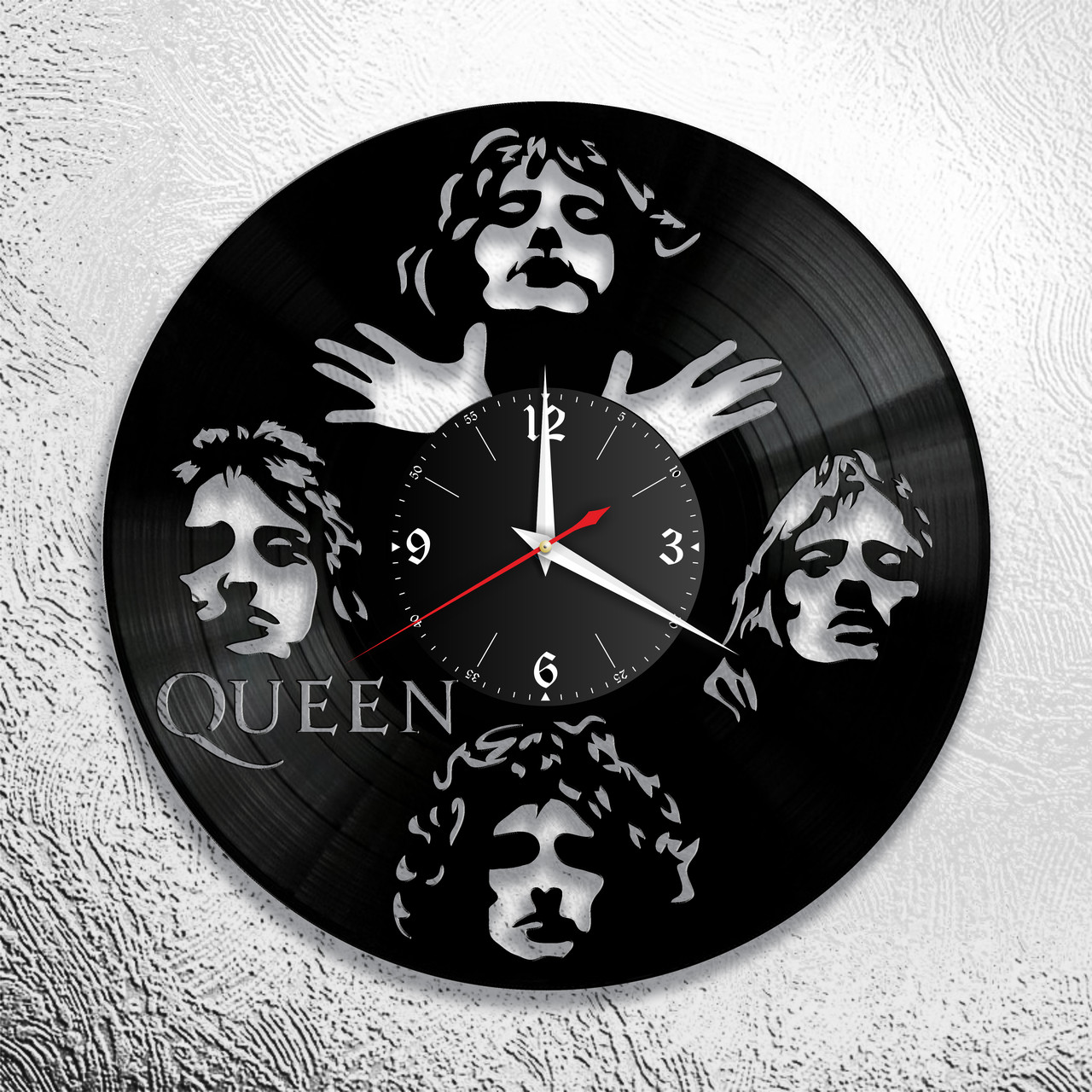 Часы из виниловой пластинки "Queen"  версия 1