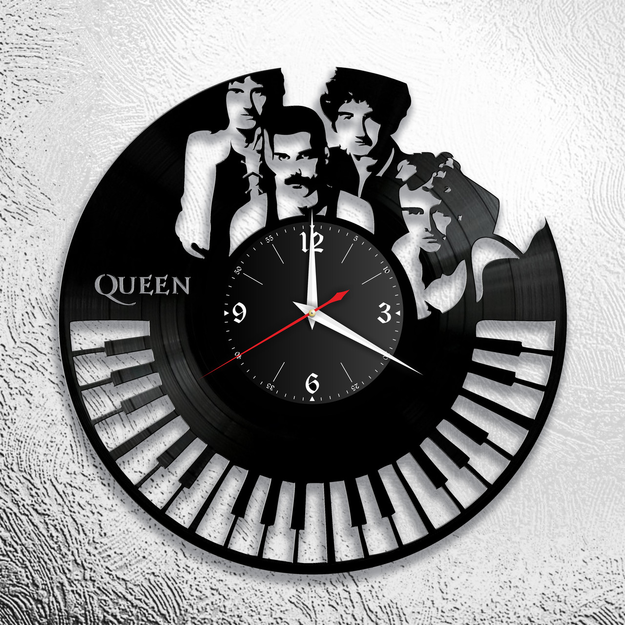 Часы из виниловой пластинки "Queen"  версия 4