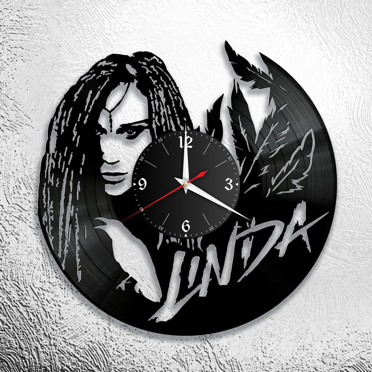 Часы из виниловой пластинки "Линда" версия 2