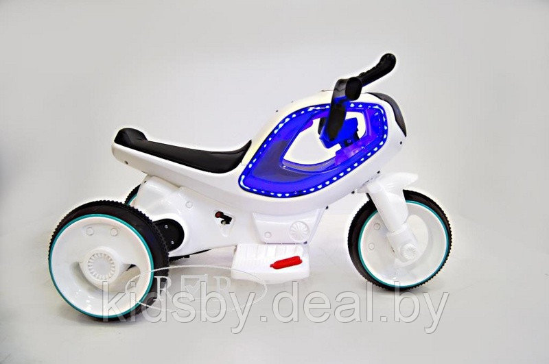Детский электромобиль, мотоцикл RiverToys HC-1388 (белый) - фото 3 - id-p140358382