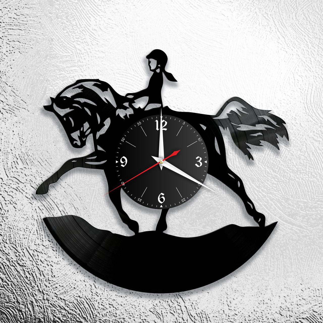 Часы из виниловой пластинки  "Конный спорт" версия 1