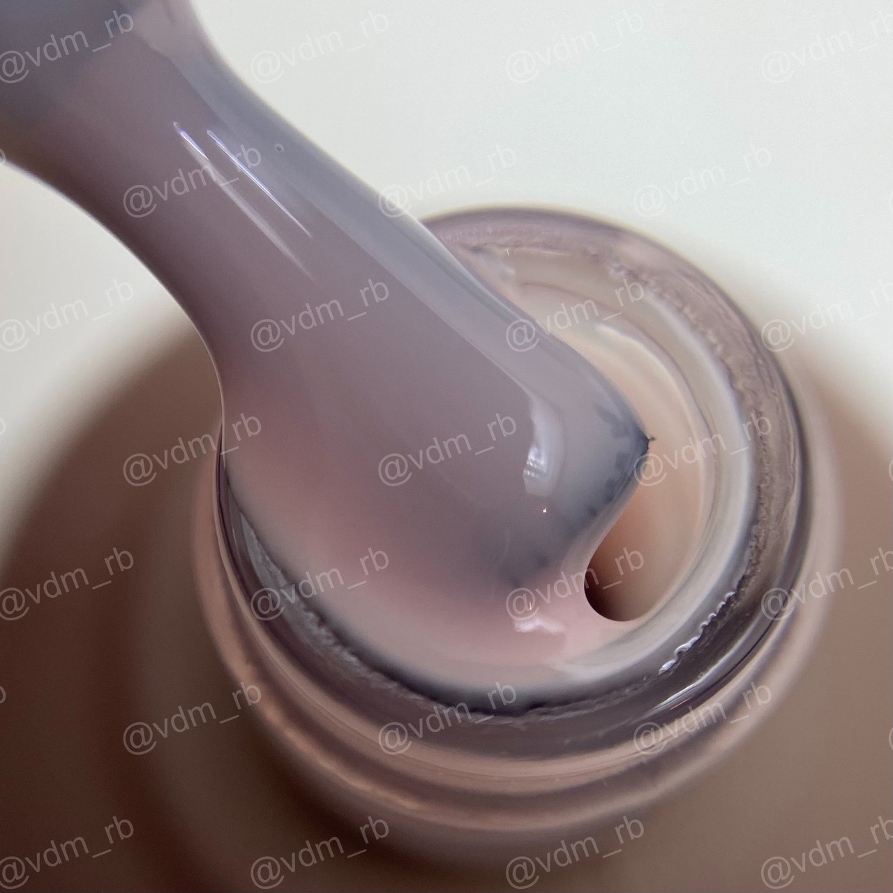 Камуфлирующая база Cover Base Soak off French Lilly Beaute №004, 12 мл