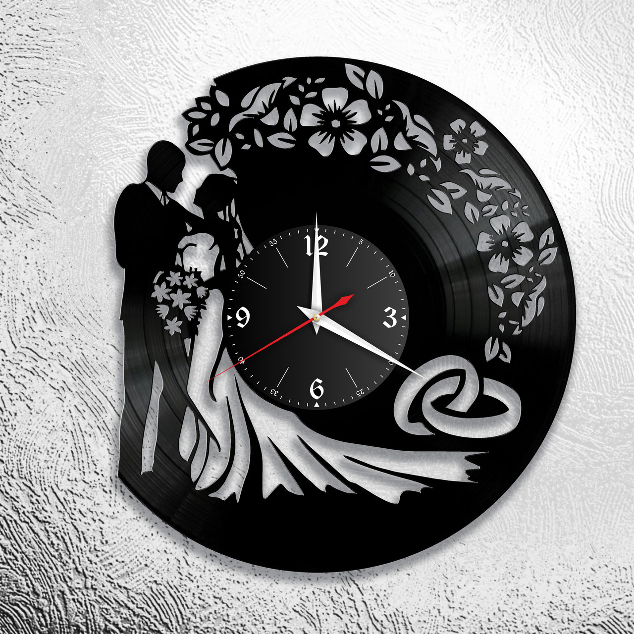 Часы из виниловой пластинки "Свадьба" версия 1