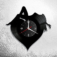 Часы из виниловой пластинки "Девушка на сердце" версия 1