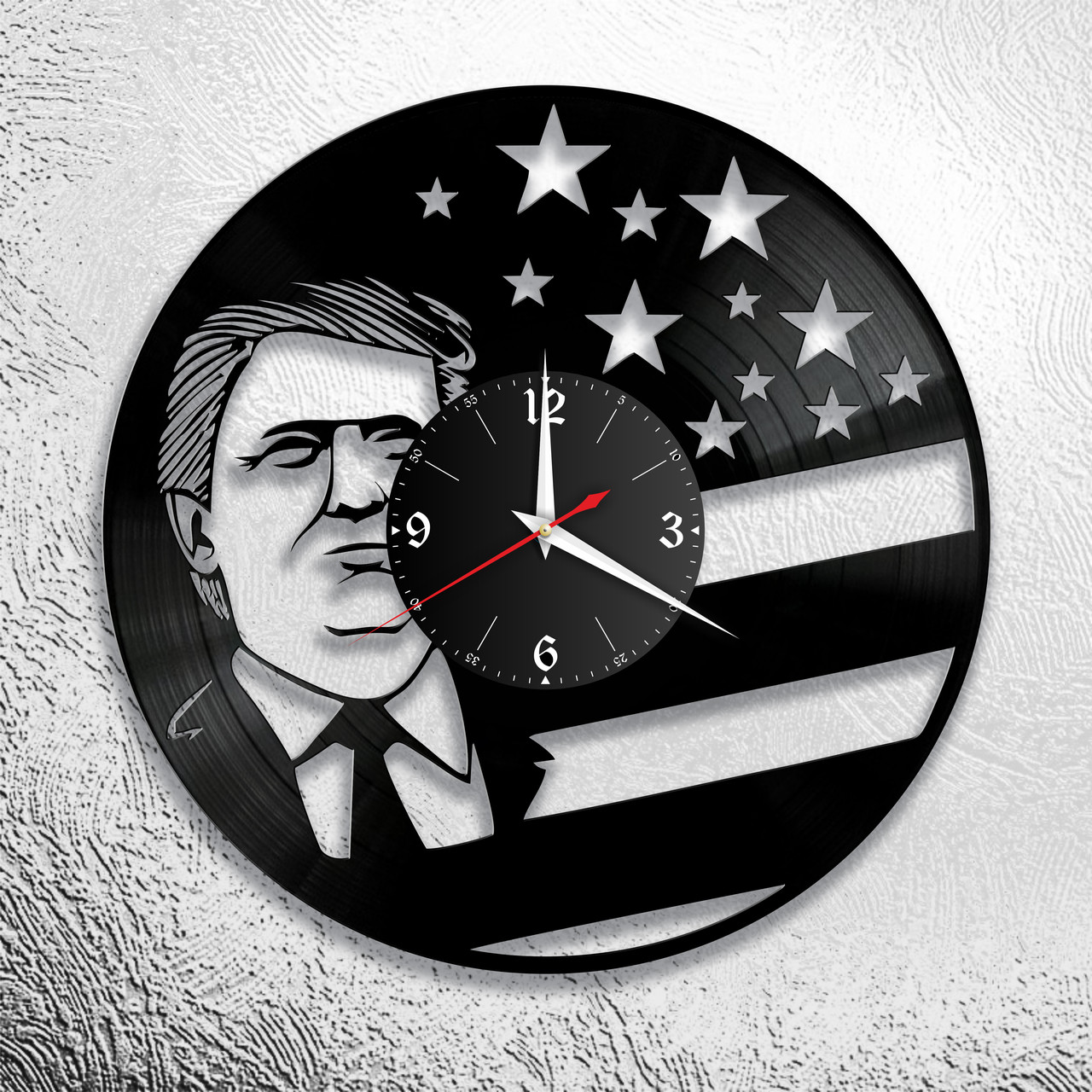 Часы из виниловой пластинки "Трамп" версия 1