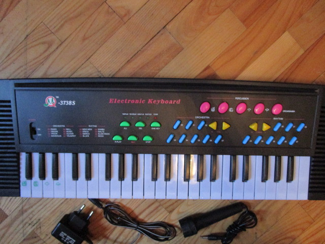 Детский электронный синтезатор 64 см пианино с микрофоном арт.3738S 37 KEy Electronic Keyboard