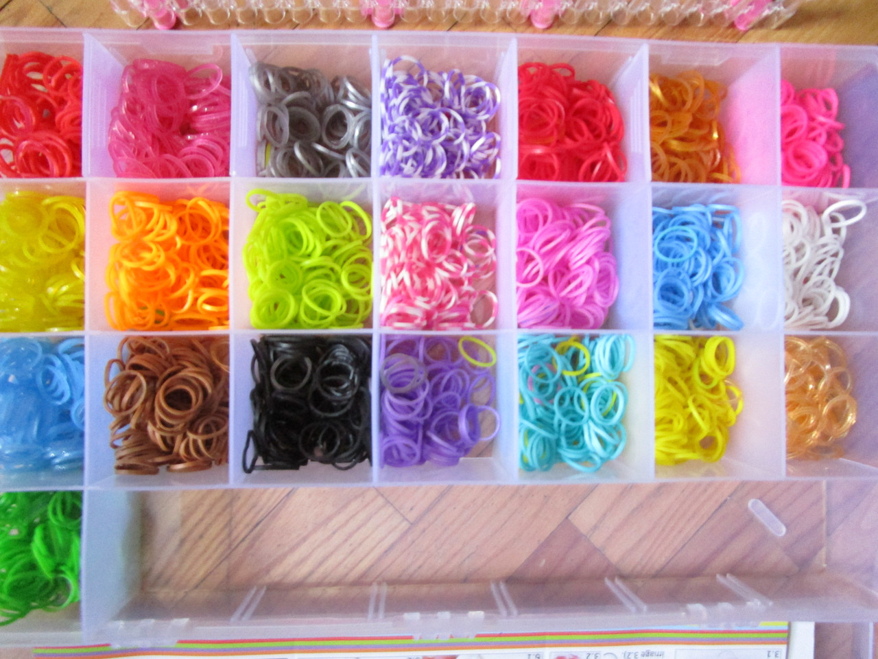 Набор резинок для плетения браслетов 5800 шт+станок+крючок+брелки+застежки - фото 7 - id-p11081500