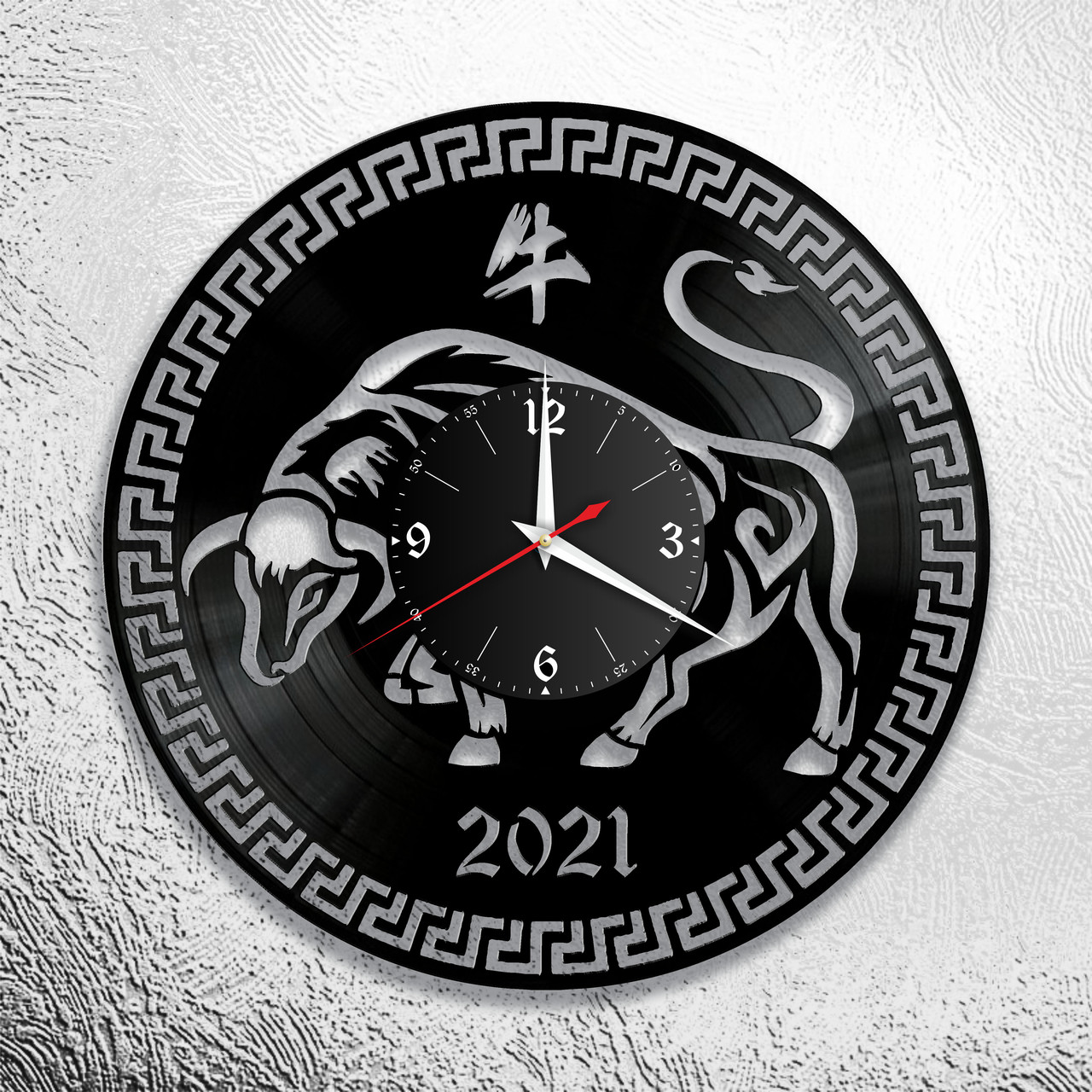 Оригинальные часы из виниловых пластинок "Бык" Версия 1  К Новому 2021 году