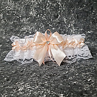 Подвязка невесты кружевная персиковая с атласной лентой 2,5 см