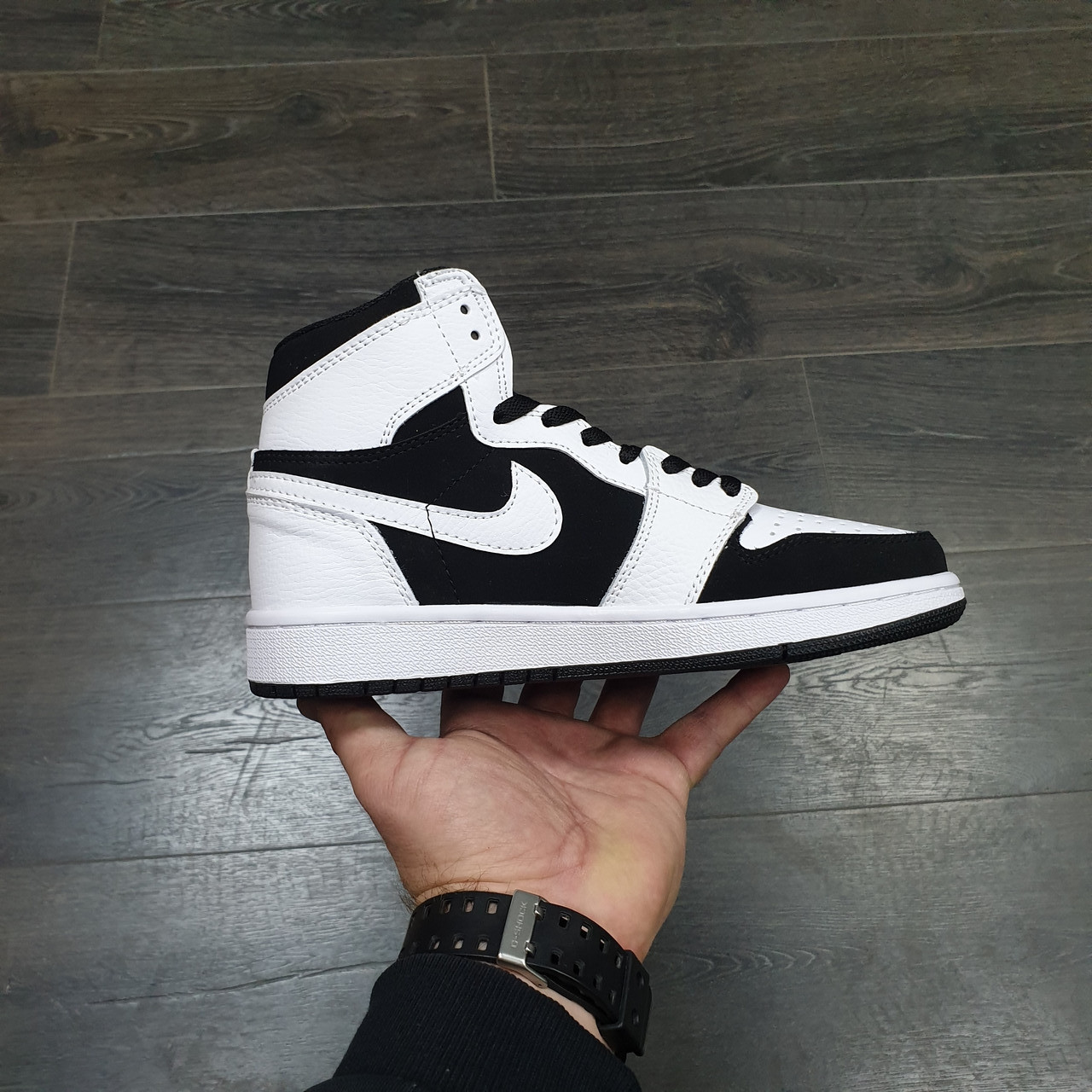 Кроссовки Air Jordan 1 Retro Mid Tuxedo - фото 2 - id-p134794468