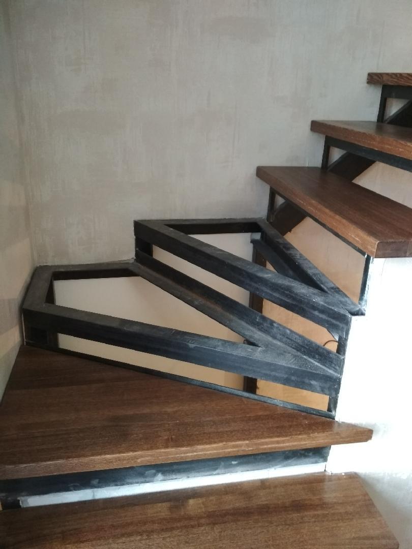 Металлокаркасы для лестниц под отделку модель 64