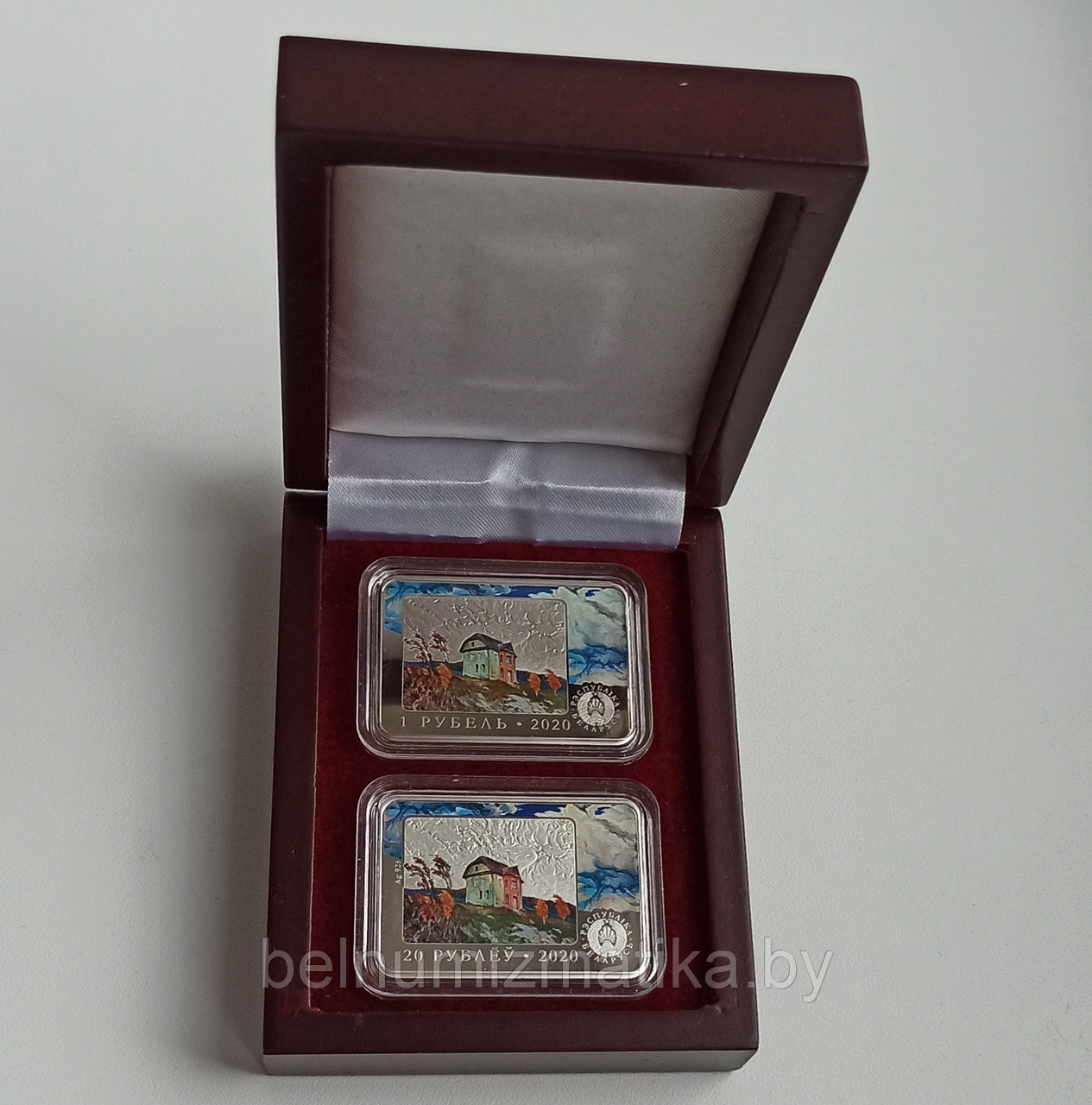 Футляр для двух монет 28.00 х 40.00 мм деревянный Бордовый ложемент - фото 1 - id-p141396739