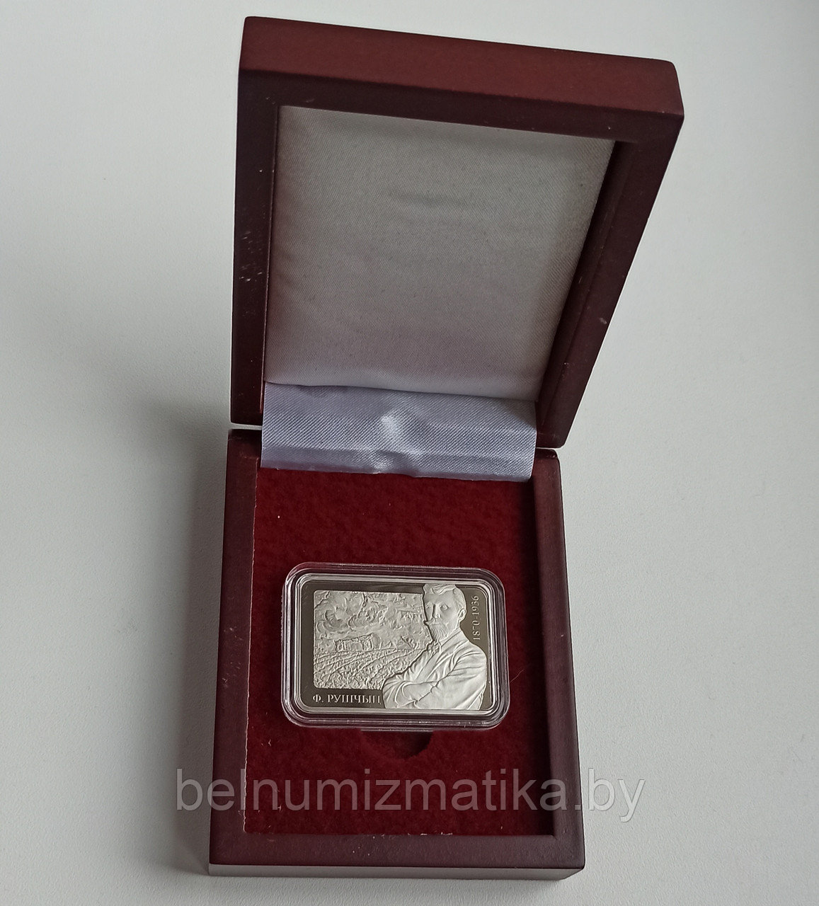 Футляр для одной монеты 28.00 х 40.00 мм деревянный Бордовый ложемент - фото 9 - id-p141396842