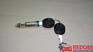 Личинка задней двери (хлопушка) VW T4