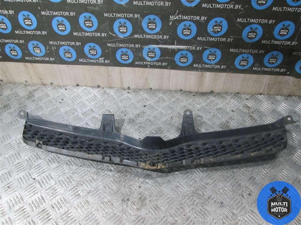 Решетка радиатора TOYOTA Yaris Verso (1999 - 2005 г.в.) 1.3 i 2003 г. - фото 2 - id-p142149122