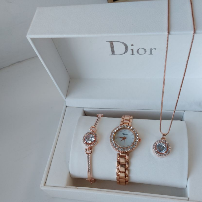 Подарочный набор Dior браслет подвеска часы. Цвет золото