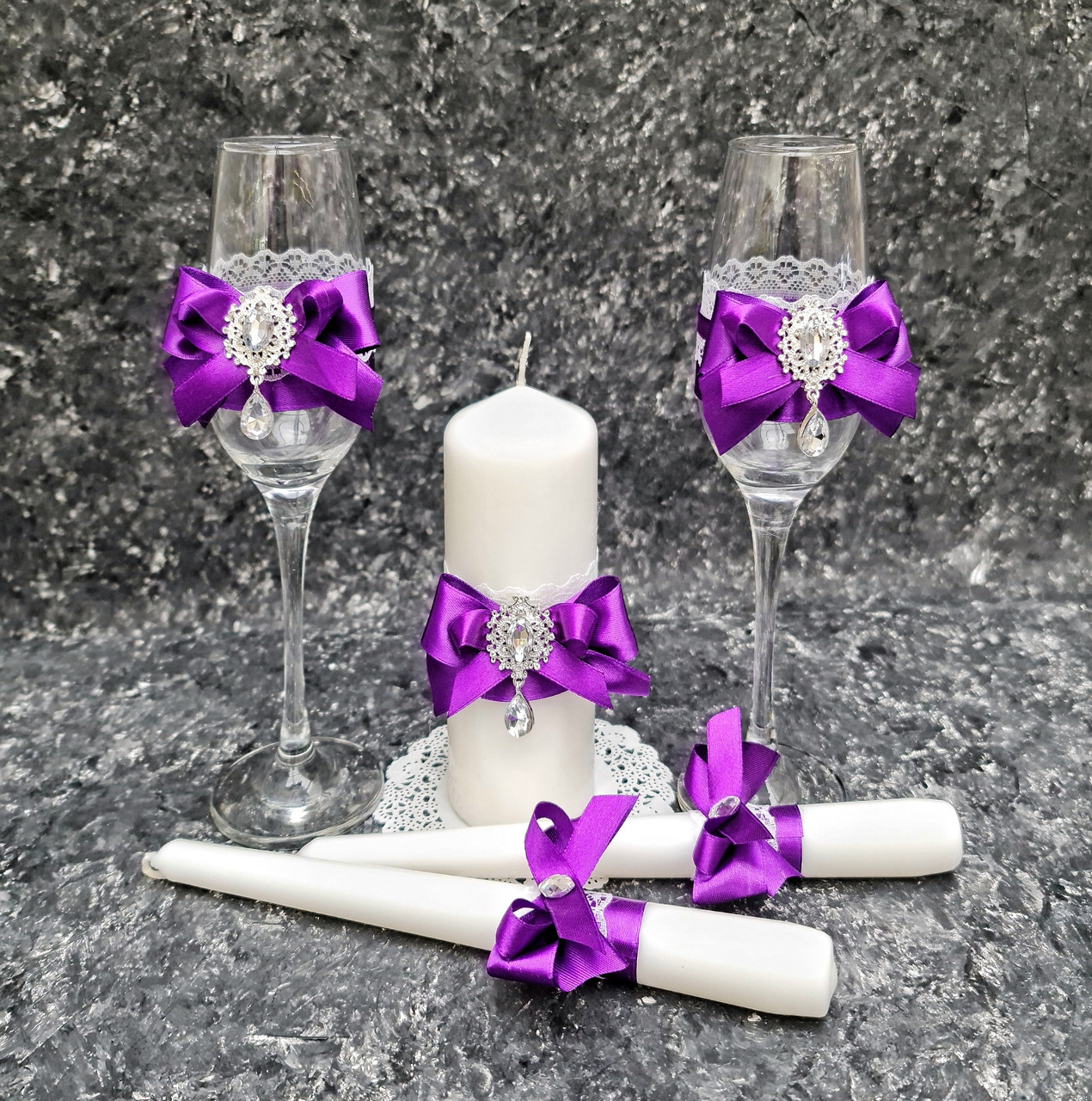 Комплект свадебных бокалов и свечей "Perfect" в фиолетовом цвете