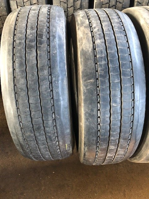 Шины грузовые б/у Michelin X 315/70R22,5, рулевая ось, 2 шт.