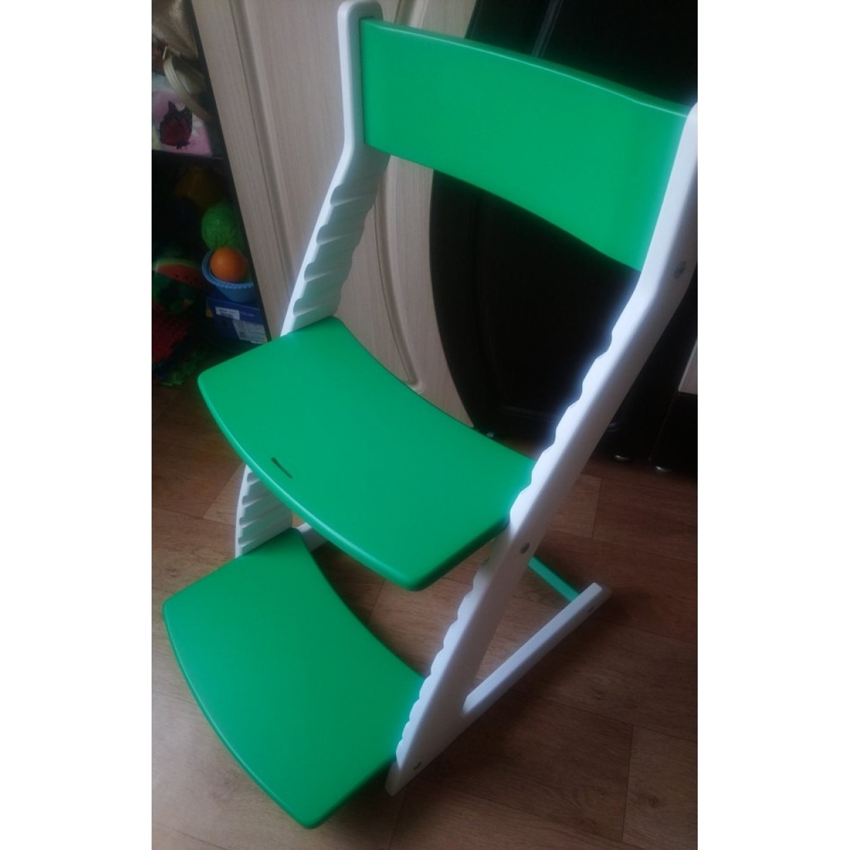 Детский регулируемый растущий стул «ВАСИЛЁК» Slim ВН-21Д (бело-зеленый)
