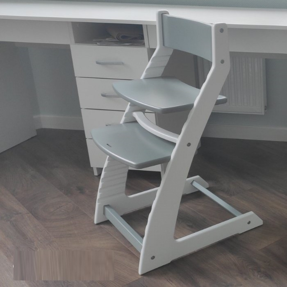 Детский регулируемый растущий стул «ВАСИЛЁК» Slim ВН-21Д (Бело-серый)