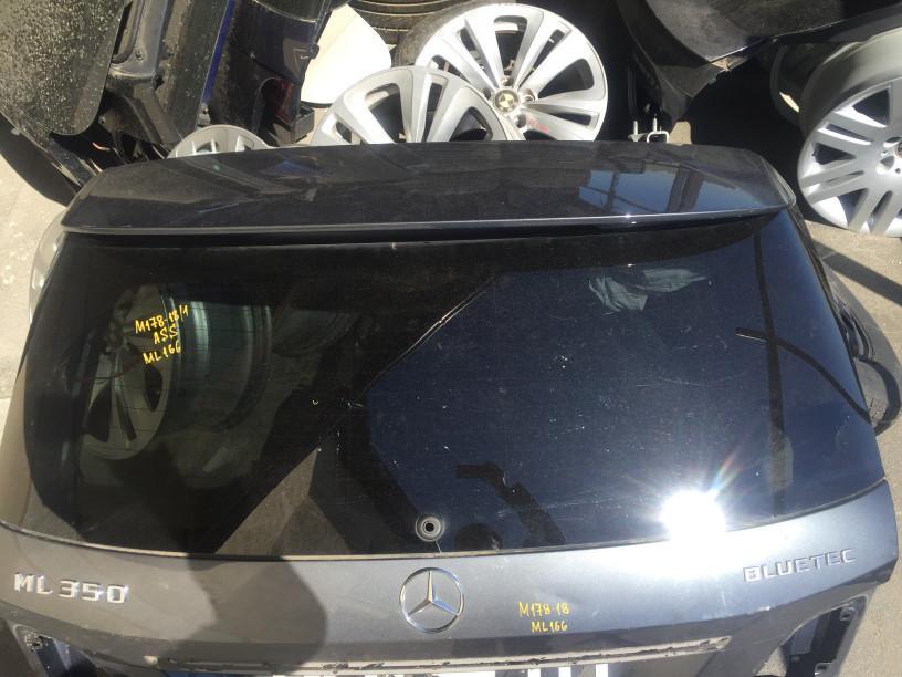 Стекло крышки багажника на Mercedes-Benz M-Класс W166 - фото 1 - id-p144649747