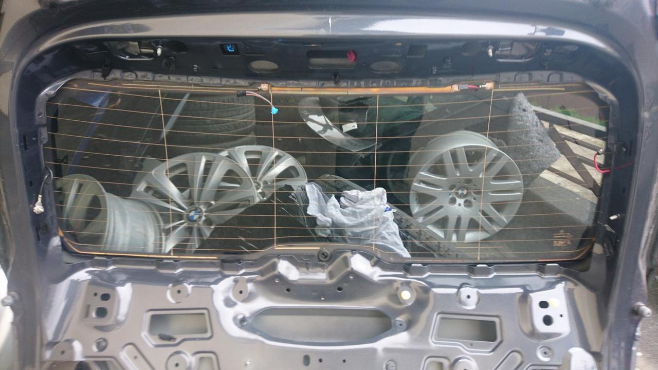 Стекло крышки багажника на Mercedes-Benz M-Класс W166 - фото 4 - id-p144649747