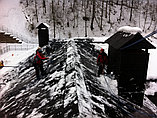Уборка снега с крыш частных коттеджей, дач и домов, фото 8