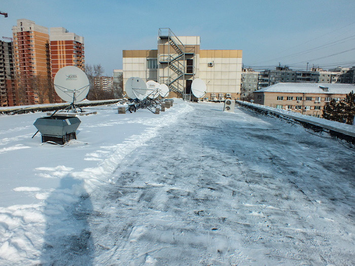Уборка снега с плоских крыш - фото 1 - id-p144874216