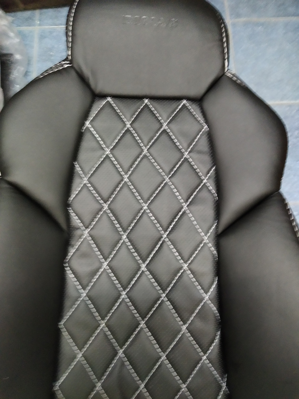 Чехлы на сидения Dinas Drive черные, РОМБ, белая нить - фото 1 - id-p144900341