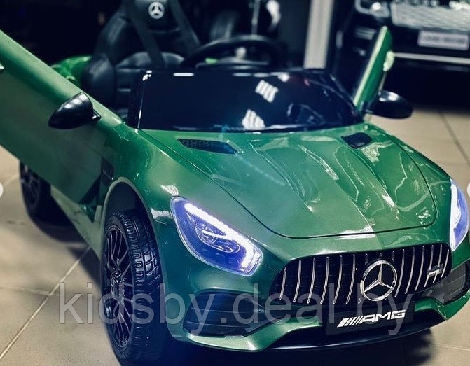 Детский электромобиль RiverToys Mercedes-Benz AMG GT O008OO (зеленый глянец) автокраска лицензия - фото 2 - id-p128088427