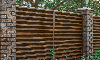 Забор-жалюзи под дерево