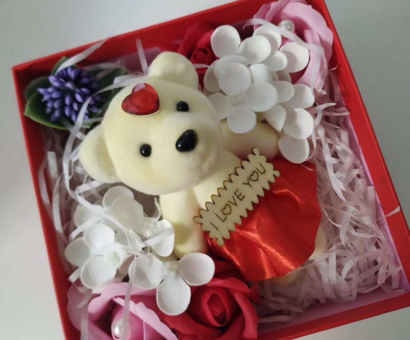 Набор мыло из роз с мишкой в подарочной коробке - фото 5 - id-p145072209