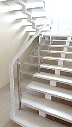 Дубовые ступени для лестниц на металлокаркасе.