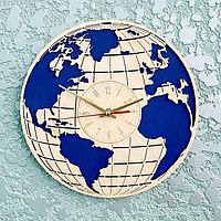 Деревянные настенные часы «Глобус» синие