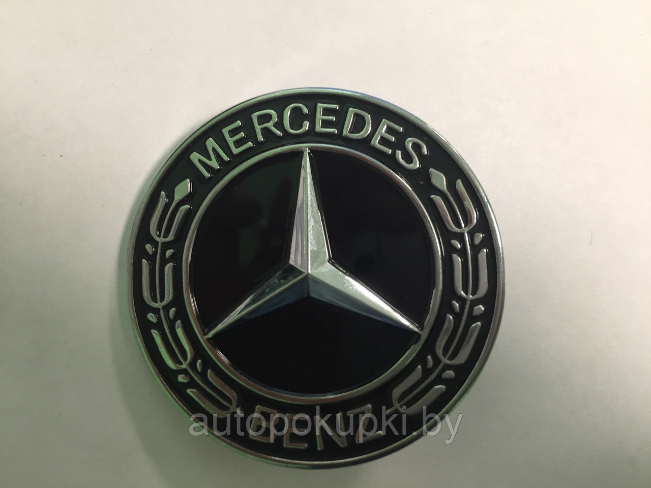 Эмблема MERCEDES на капот  W204 черная, 322519