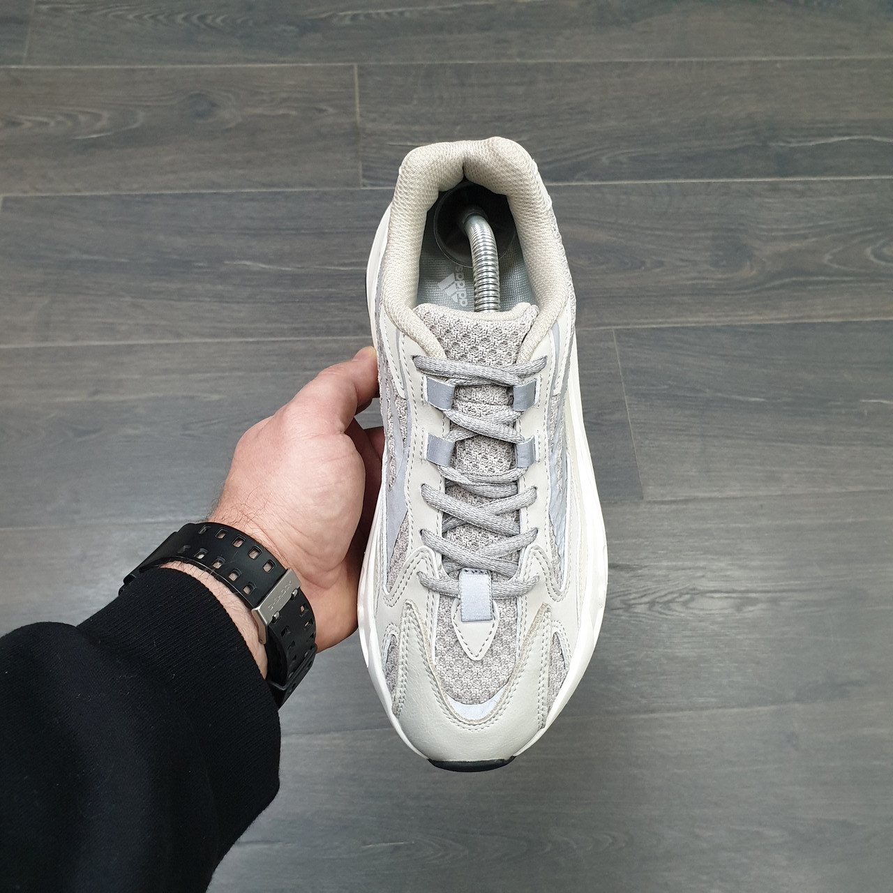 Кроссовки Adidas Yeezy 700 V2 Static Wave Runner - фото 4 - id-p98878025