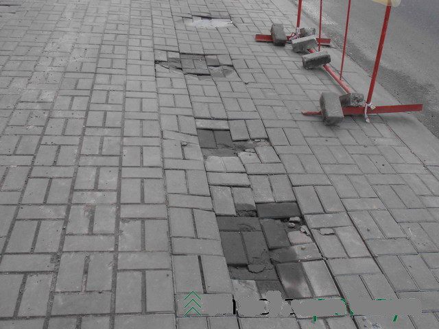 Восстановление мощения тротуарной плиткой